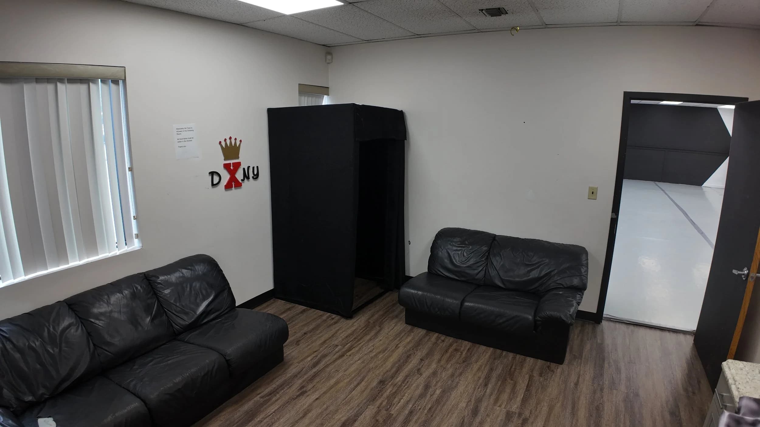 DXNY parent lounge with comfortable seating